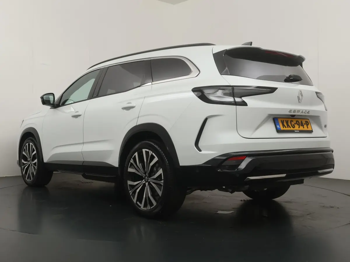 iconic full hybrid E-Tech 200 - 7 zitplaatsen | pack light & sound | pack vision |
