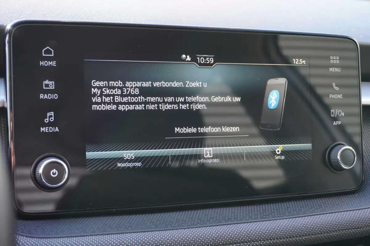 1.0 TSI 95pk Business Edition | Stoelverwarming | PDC Voor & Achter | Achteruitrijcamera | SmartLink