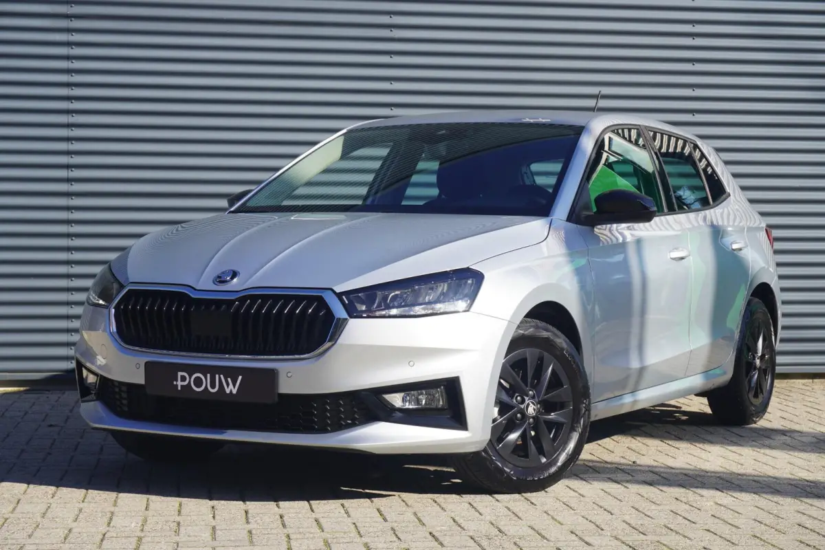 1.0 TSI 95pk Business Edition | Stoelverwarming | PDC Voor & Achter | Achteruitrijcamera | SmartLink