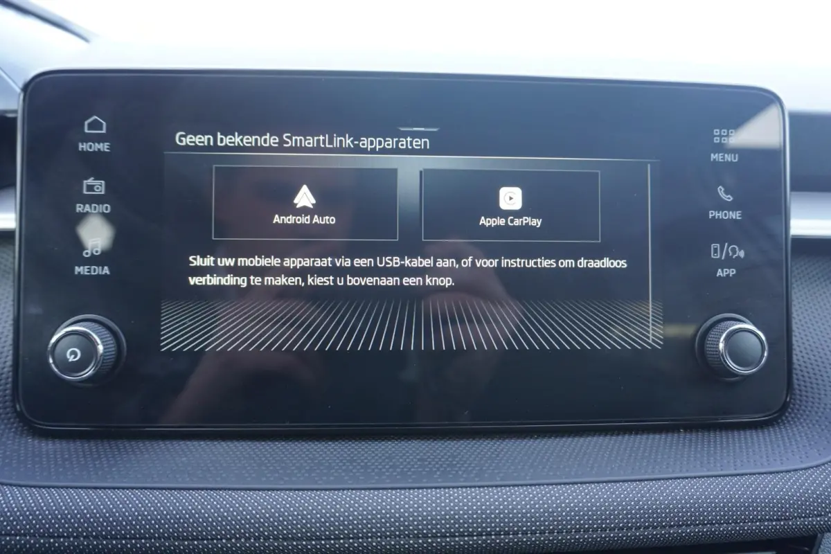 1.0 TSI 95pk Business Edition | Stoelverwarming | SmartLink | Achteruitrijcamera | PDC Voor & Achter