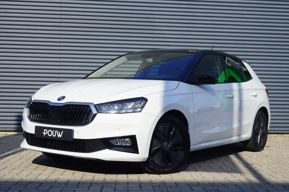 1.0 TSI 95pk Business Edition | Stoelverwarming | SmartLink | Achteruitrijcamera | PDC Voor & Achter