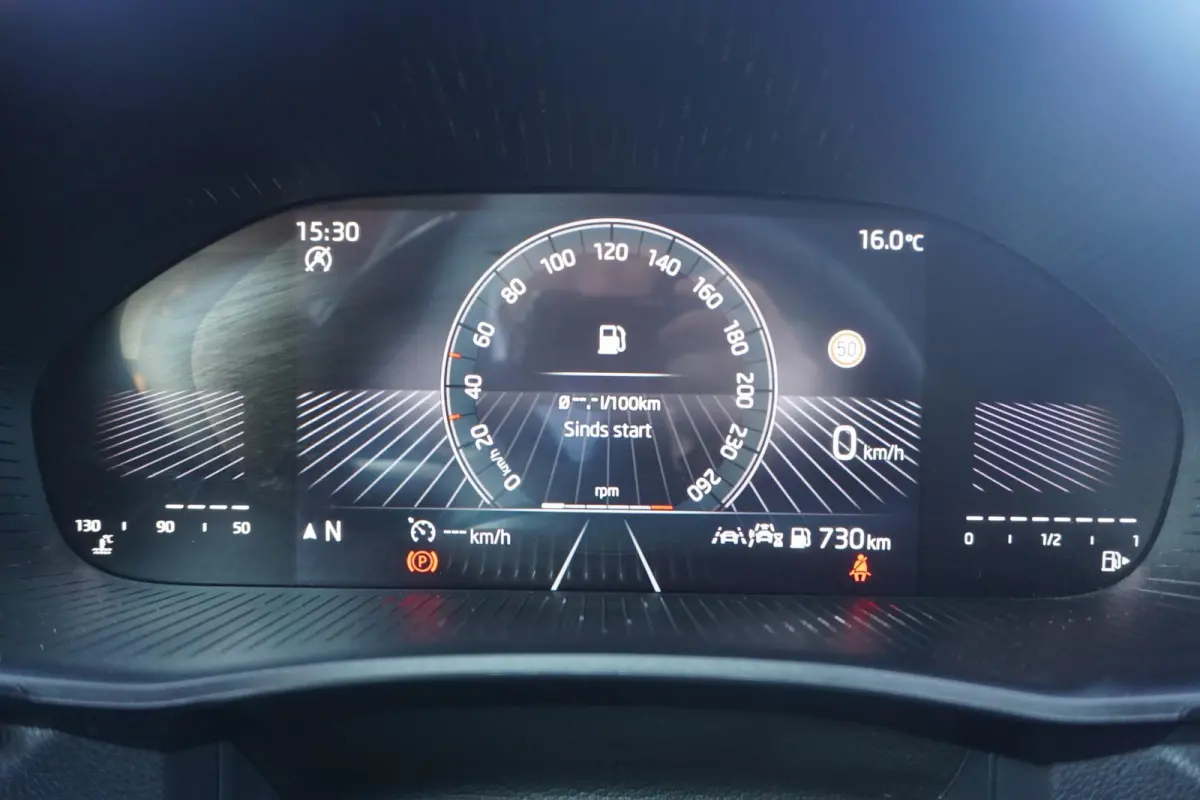 1.0 TSI 95pk Business Edition | Stoelverwarming | SmartLink | Achteruitrijcamera | PDC Voor & Achter