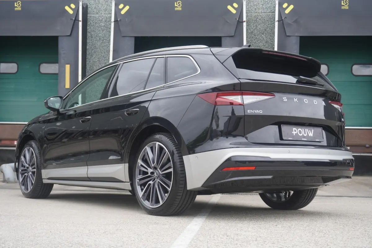 85 286pk Business Edition | Panoramadak | 21" Velgen