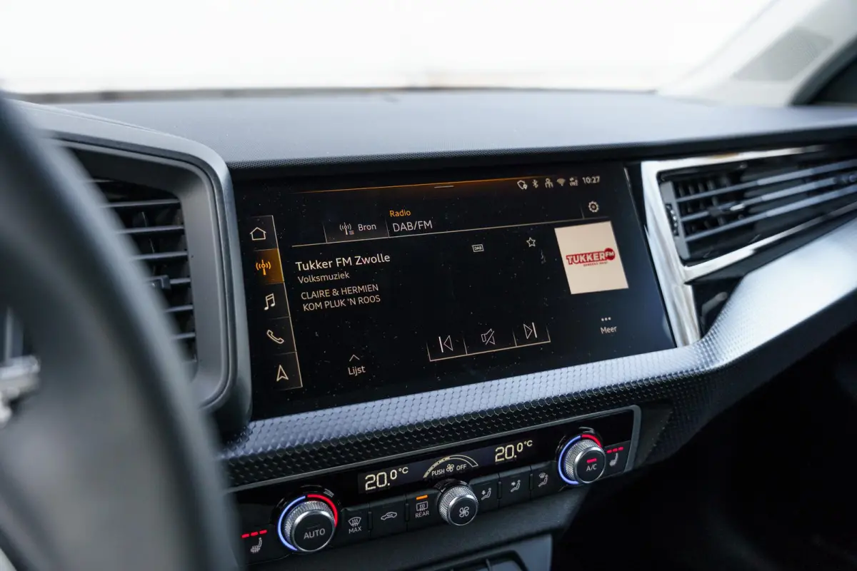 30 TFSI 115pk S tronic Edition | Smartphone Interface | Stoelverwarming | 17" Velgen | PDC | Clima | LED Verlichting |