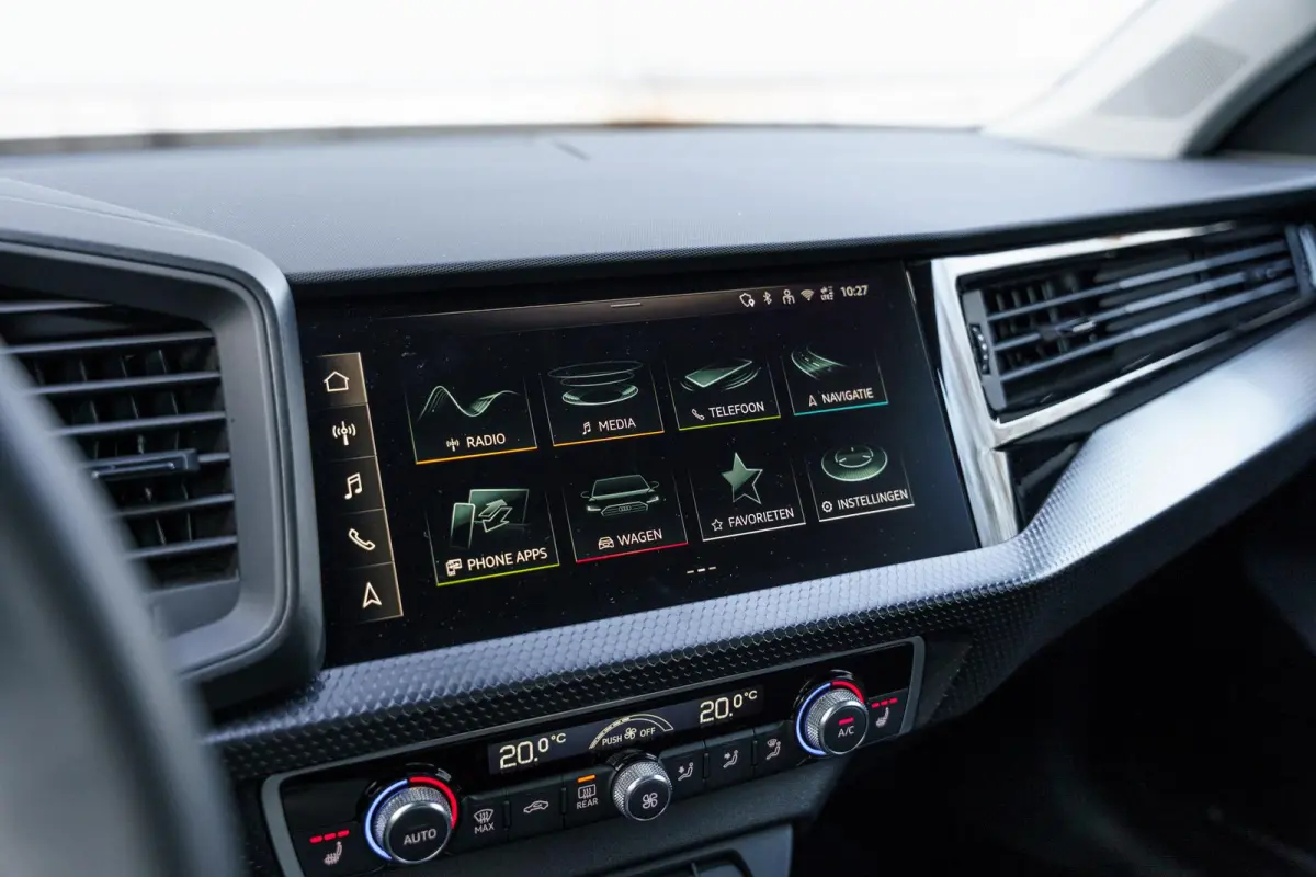 30 TFSI 115pk S tronic Edition | Smartphone Interface | Stoelverwarming | 17" Velgen | PDC | Clima | LED Verlichting |
