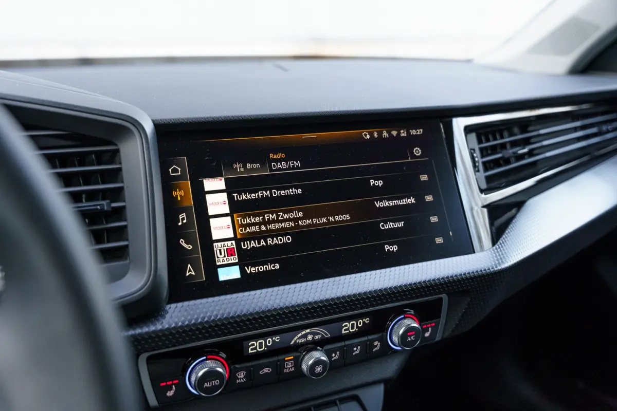 30 TFSI 115pk S tronic Edition | Smartphone Interface | Stoelverwarming | 17" Velgen | PDC | Clima | LED Verlichting |