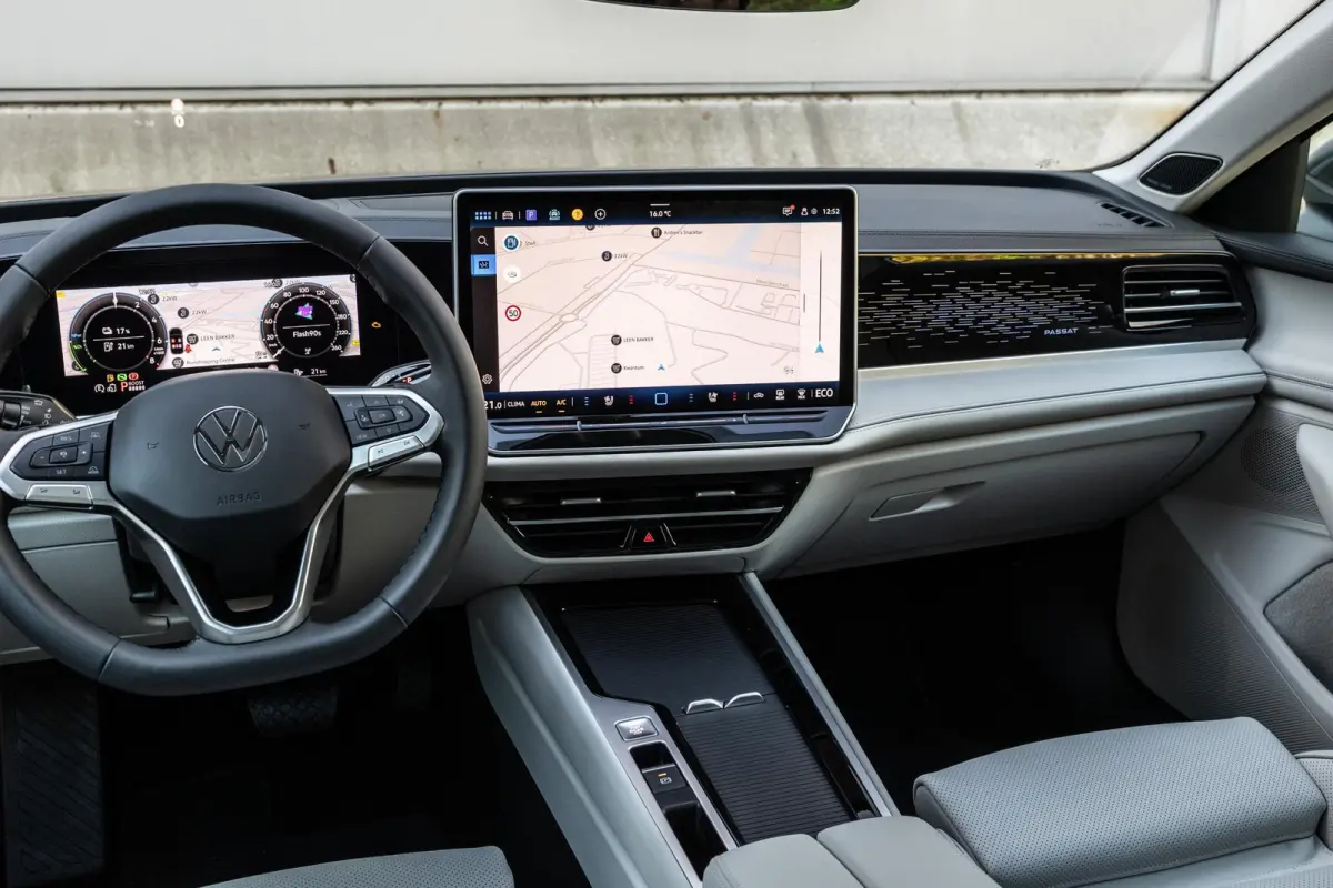1.5 eHybrid 204pk DSG Elegance Business | Panoramadak | Trekhaak | Massage | Harman Kardon