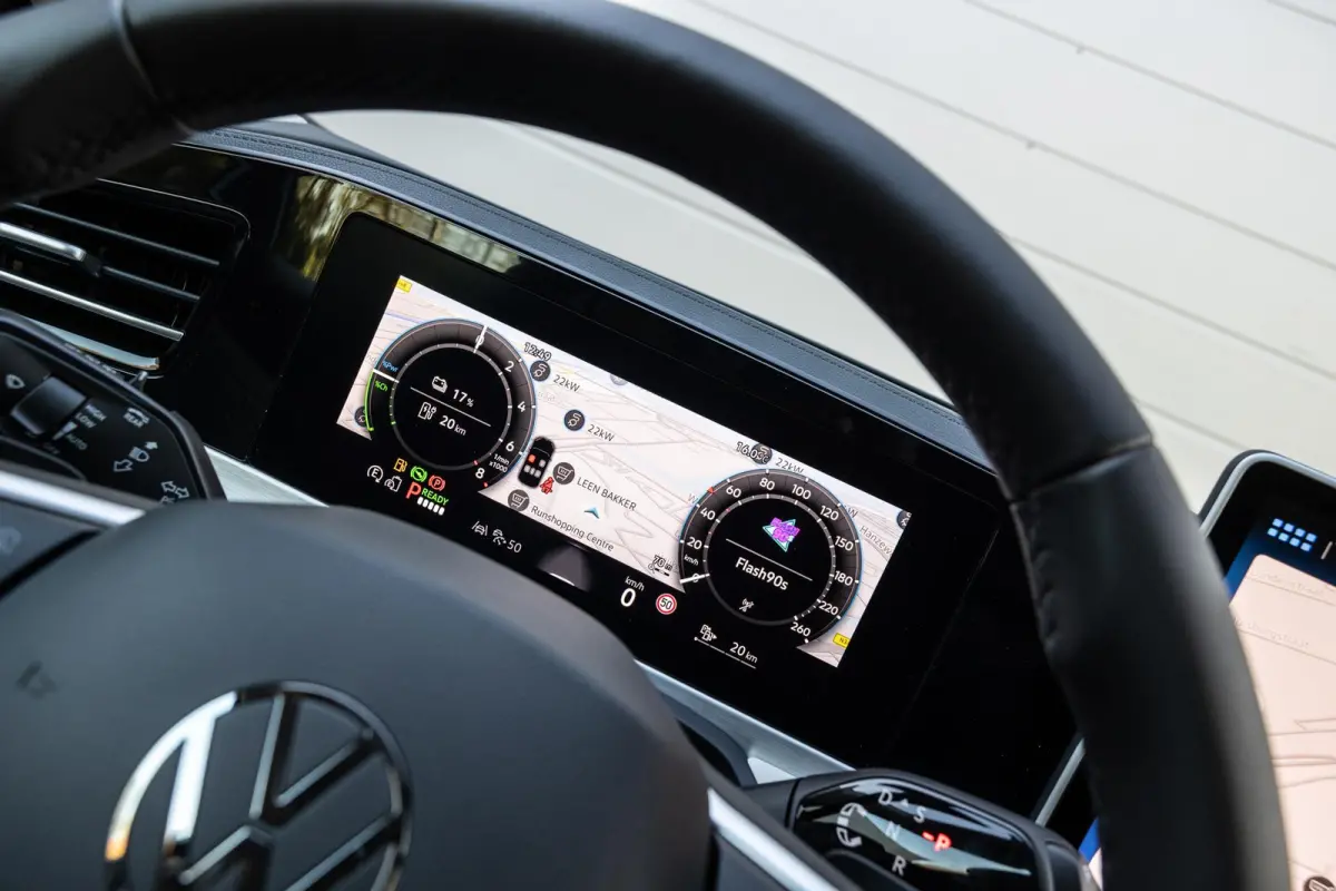1.5 eHybrid 204pk DSG Elegance Business | Panoramadak | Trekhaak | Massage | Harman Kardon