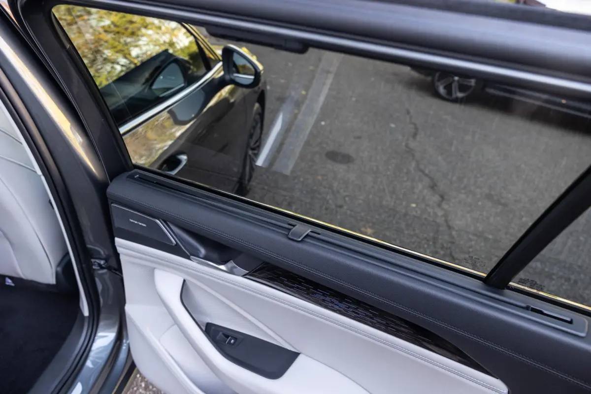 1.5 eHybrid 204pk DSG Elegance Business | Panoramadak | Trekhaak | Massage | Harman Kardon