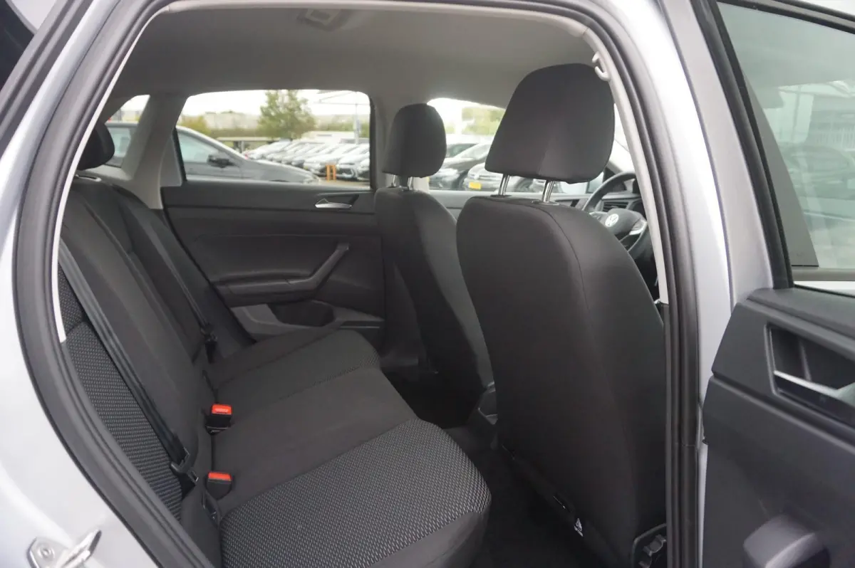 1.0 TSI 95pk Edition | All Season Banden | Getint Glas