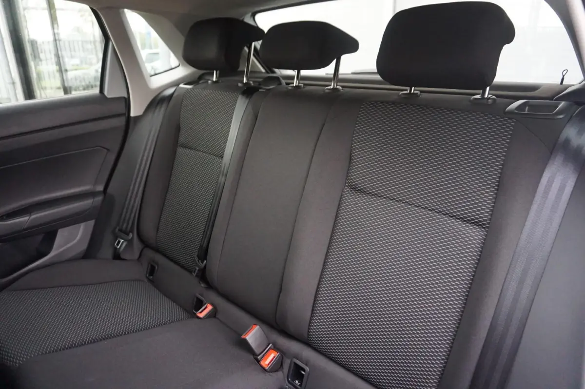 1.0 TSI 95pk Edition | All Season Banden | Getint Glas
