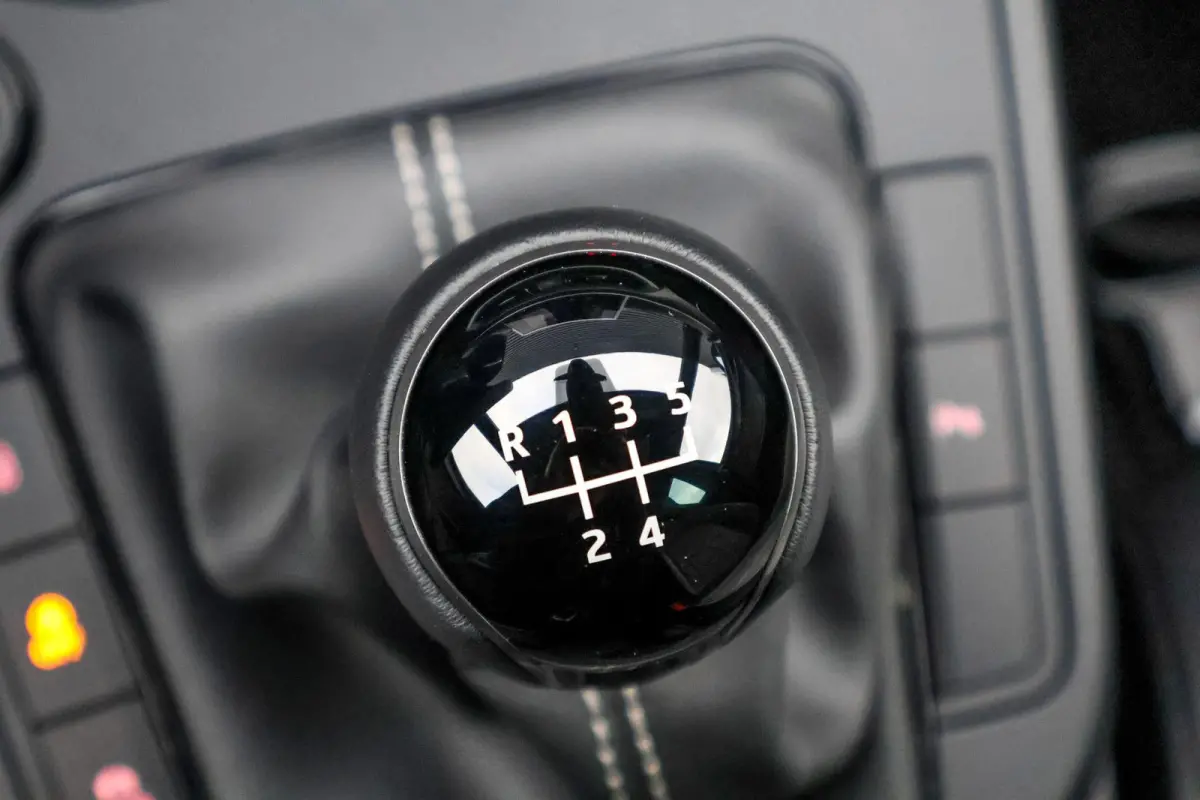 1.0 EcoTSI 95pk FR Business Connect | Panoramadak | 18" Velgen | Navigatie