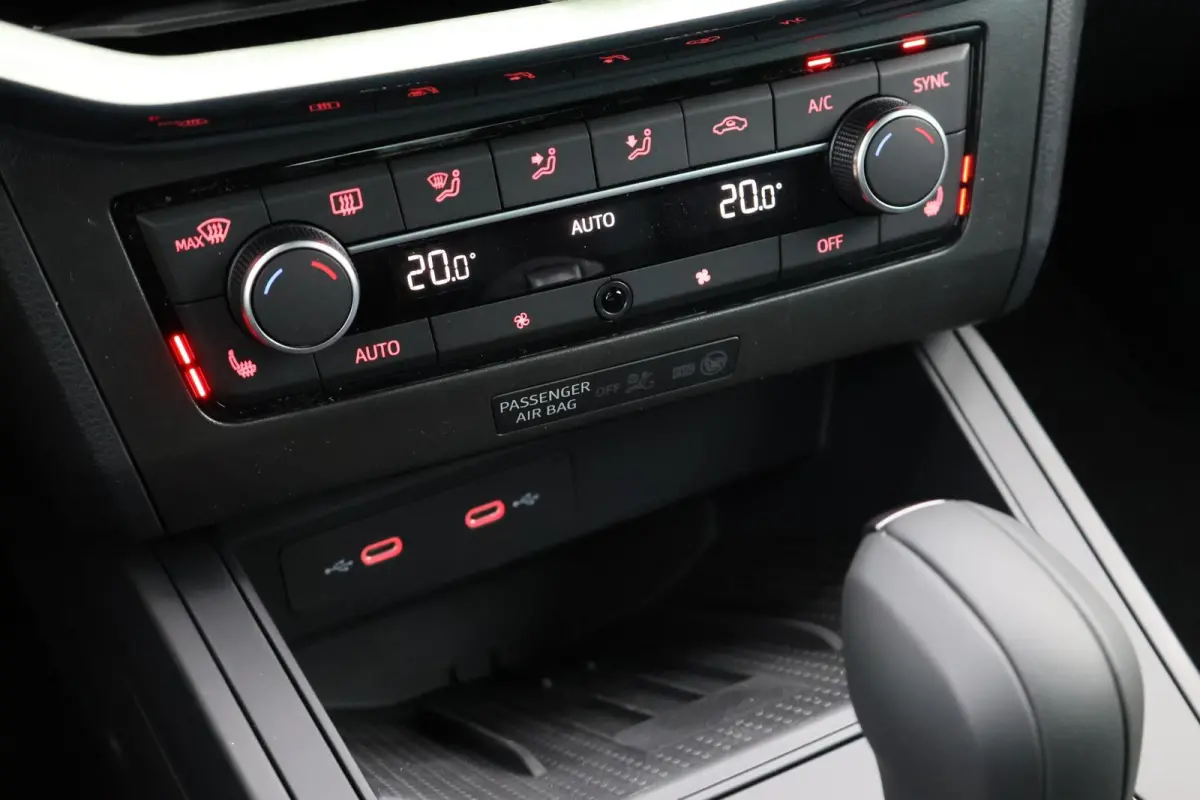 1.0 EcoTSI 115pk DSG Style Business Connect | Navigatie | Apple Carplay/Android Auto