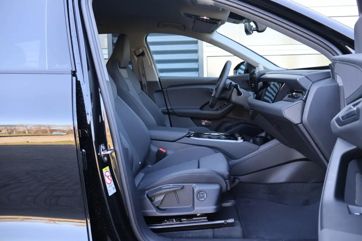 252pk Launch Edition 83 kWh | Tech Pakket | Sportstoelen