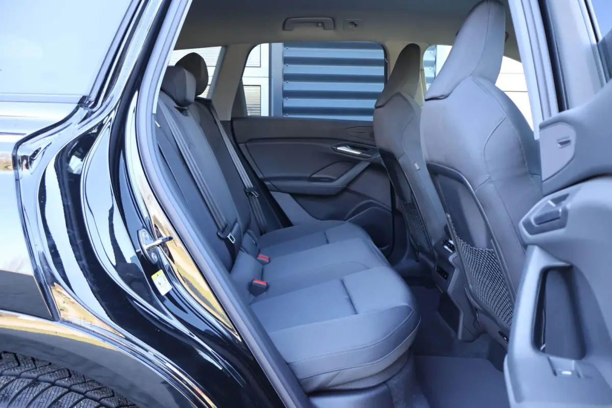 252pk Launch Edition 83 kWh | Tech Pakket | Sportstoelen