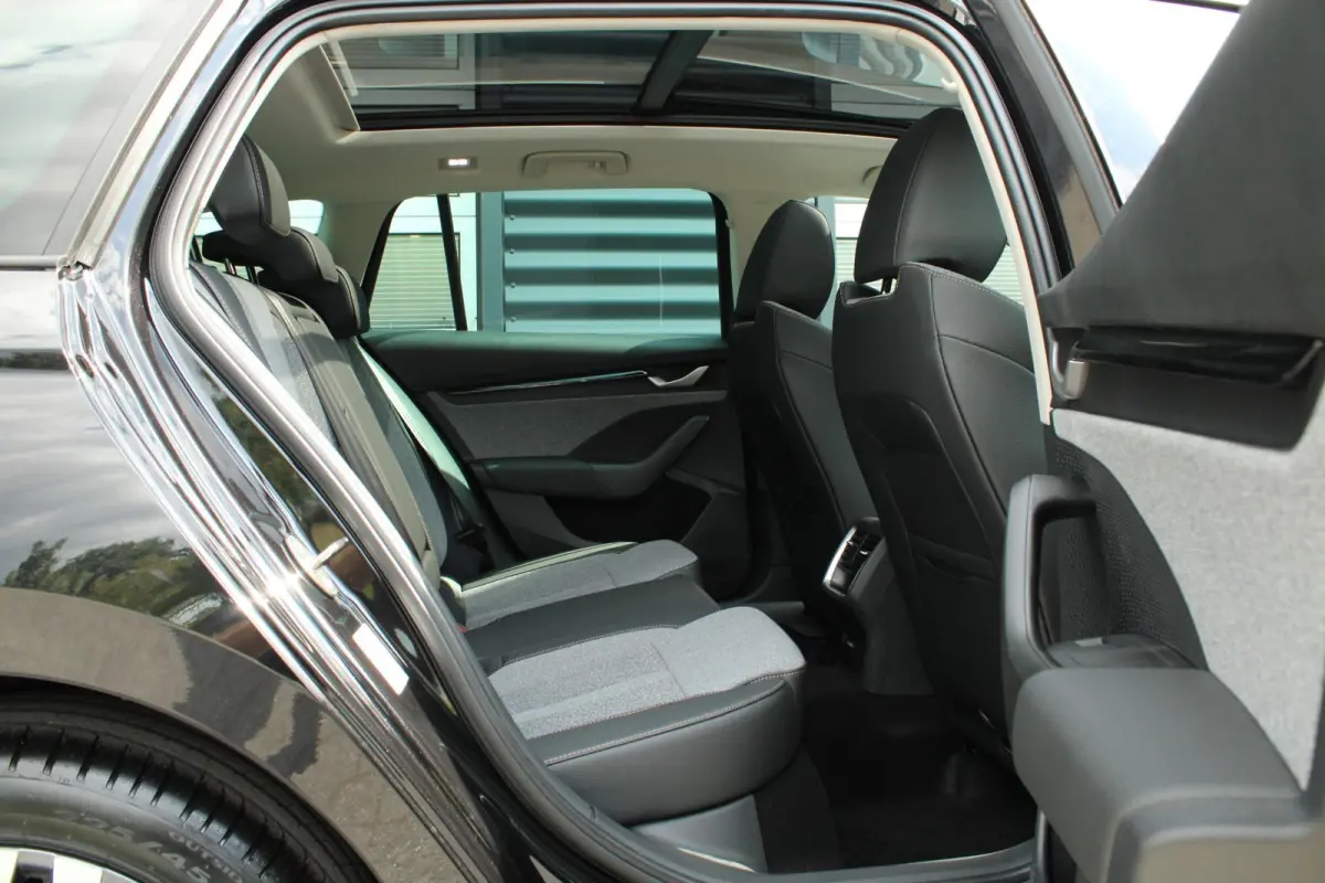 1.5 TSI 115pk DSG MHEV Business Edition | Panoramadak | Trekhaak | Head-up
