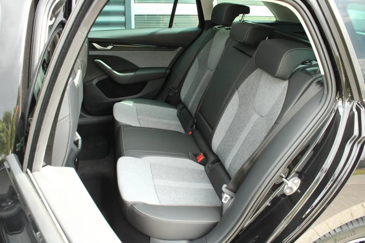 1.5 TSI 115pk DSG MHEV Business Edition | Panoramadak | Trekhaak | Head-up