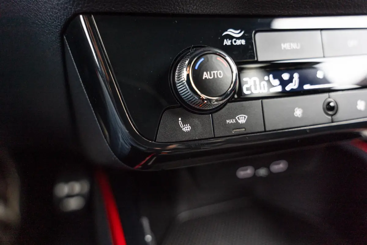 1.0 TSI 115pk DSG Monte Carlo | Voorstoelen Verwarmd | Apple Carplay/ Android Auto | Camera Achter | Cruise Control Adaptief