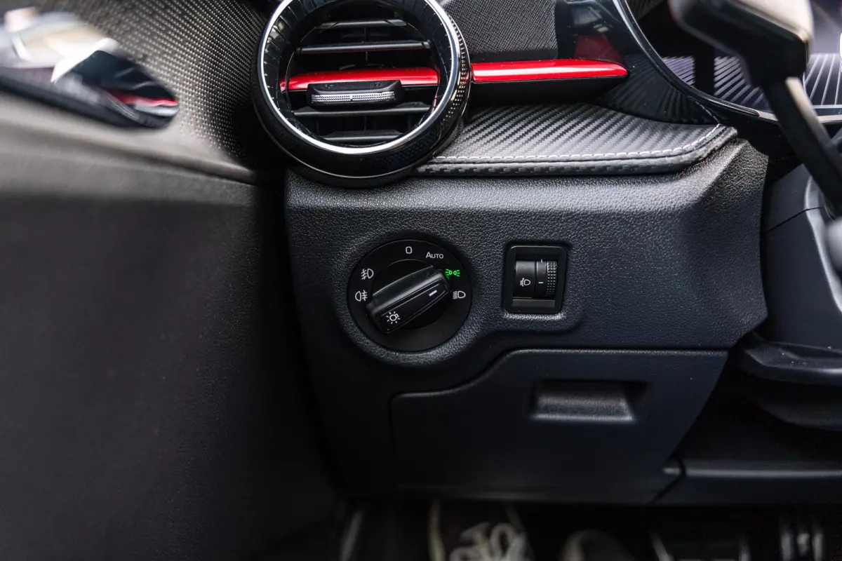1.0 TSI 115pk DSG Monte Carlo | Voorstoelen Verwarmd | Apple Carplay/ Android Auto | Camera Achter | Cruise Control Adaptief