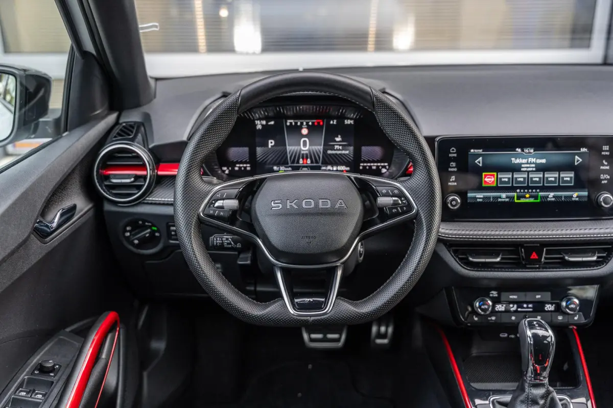 1.0 TSI 115pk DSG Monte Carlo | Voorstoelen Verwarmd | Apple Carplay/ Android Auto | Camera Achter | Cruise Control Adaptief