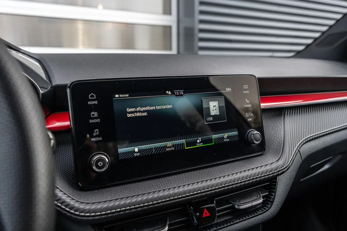1.0 TSI 115pk DSG Monte Carlo | Voorstoelen Verwarmd | Apple Carplay/ Android Auto | Camera Achter | Cruise Control Adaptief