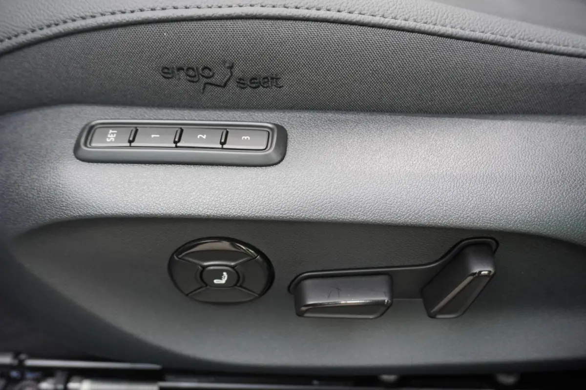 1.5 TSI 204pk PHEV Business Edition | Winter Pakket | 19" Velgen