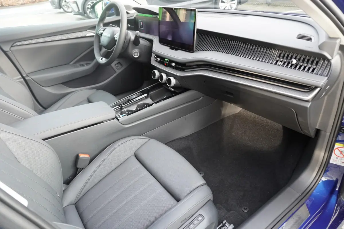 1.5 TSI 204pk PHEV Business Edition | Winter Pakket | 19" Velgen