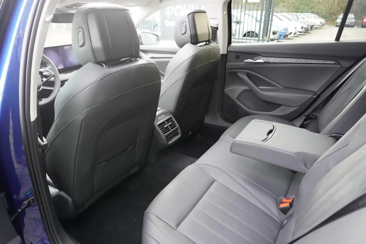 1.5 TSI 204pk PHEV Business Edition | Winter Pakket | 19" Velgen