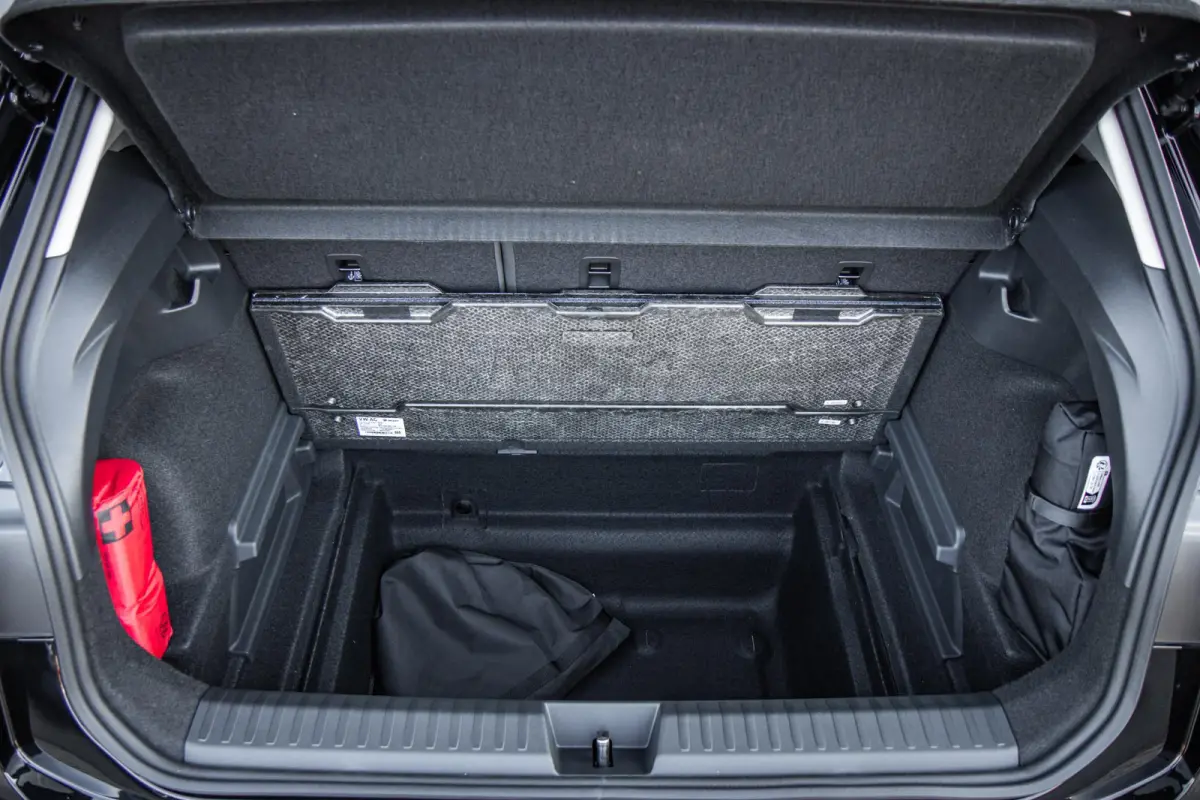 211pk Life First Edition 52 kWh | 18" Velgen | Comfort Pakket