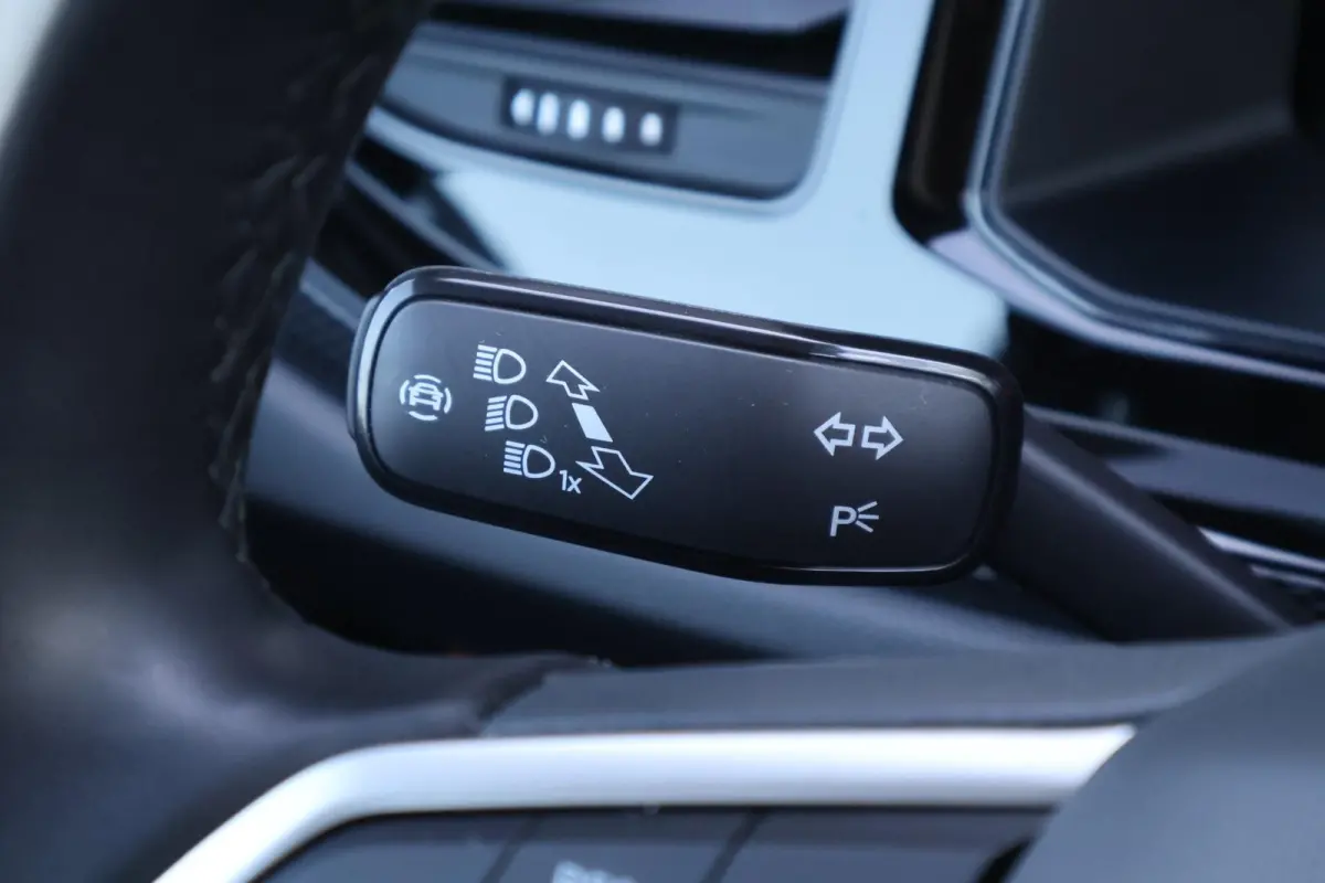 1.0 TSI 116pk Life Edition | Apple Carplay/Android Auto | Climatronic | Travel Assist