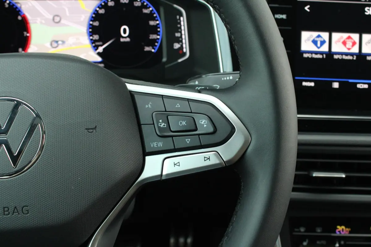 1.0 TSI 95pk DSG 50 Edition | Panoramadak | Stoelverwarming