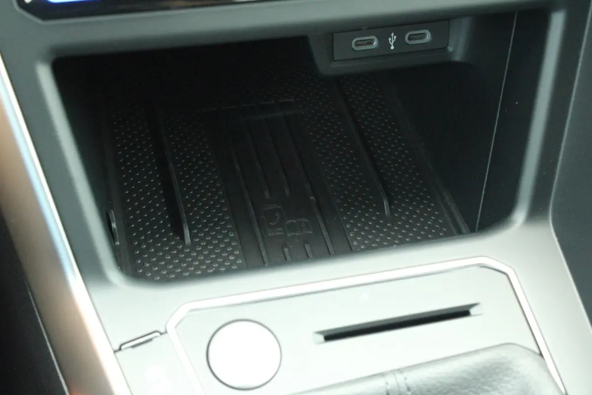 1.0 TSI 95pk DSG 50 Edition | Panoramadak | Stoelverwarming