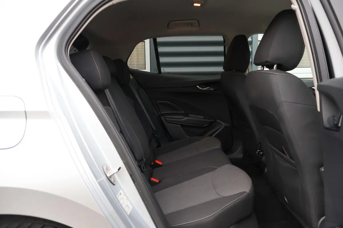 1.0 TSI 95pk Business Edition | Camera | Cruise Control | Android Auto / Apple CarPlay | Verwarmbare Voorstoelen