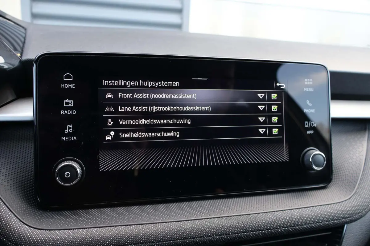 1.0 TSI 95pk Business Edition | Camera | Cruise Control | Android Auto / Apple CarPlay | Verwarmbare Voorstoelen
