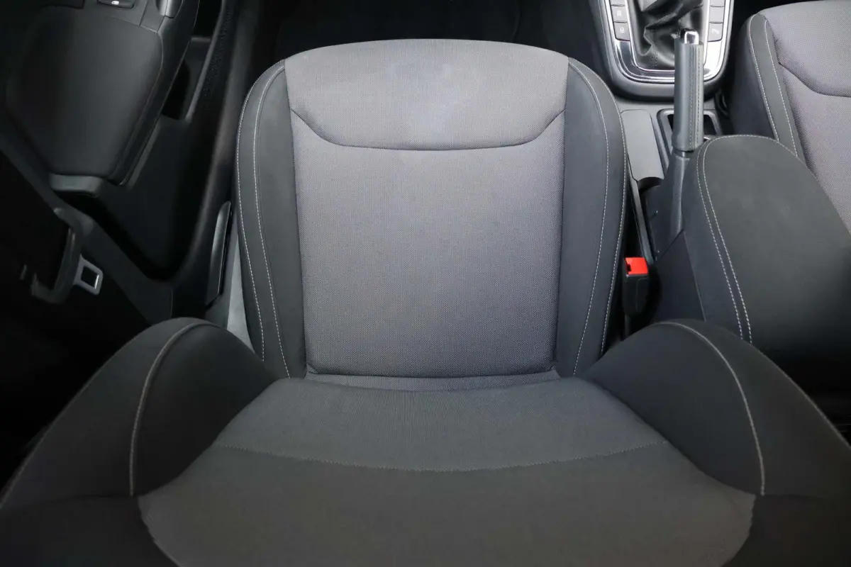 1.0 TSI 95pk Business Edition | Camera Achter | Stoelverwarming | Parkeersensoren Voor / Achter | Apple CarPlay/ Android Auto | Keyless