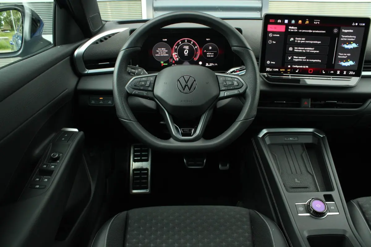 1.5 eTSI 150pk DSG R-Line First Edition | Head-up | 20" Velgen | Rondomzicht Camera