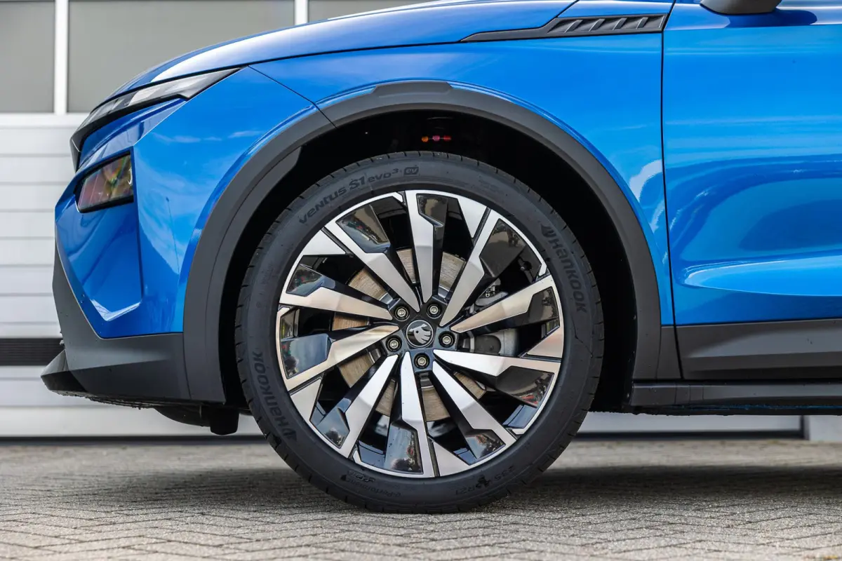 85 286pk Sportline | Business Upgrade Plus | 21" Velgen