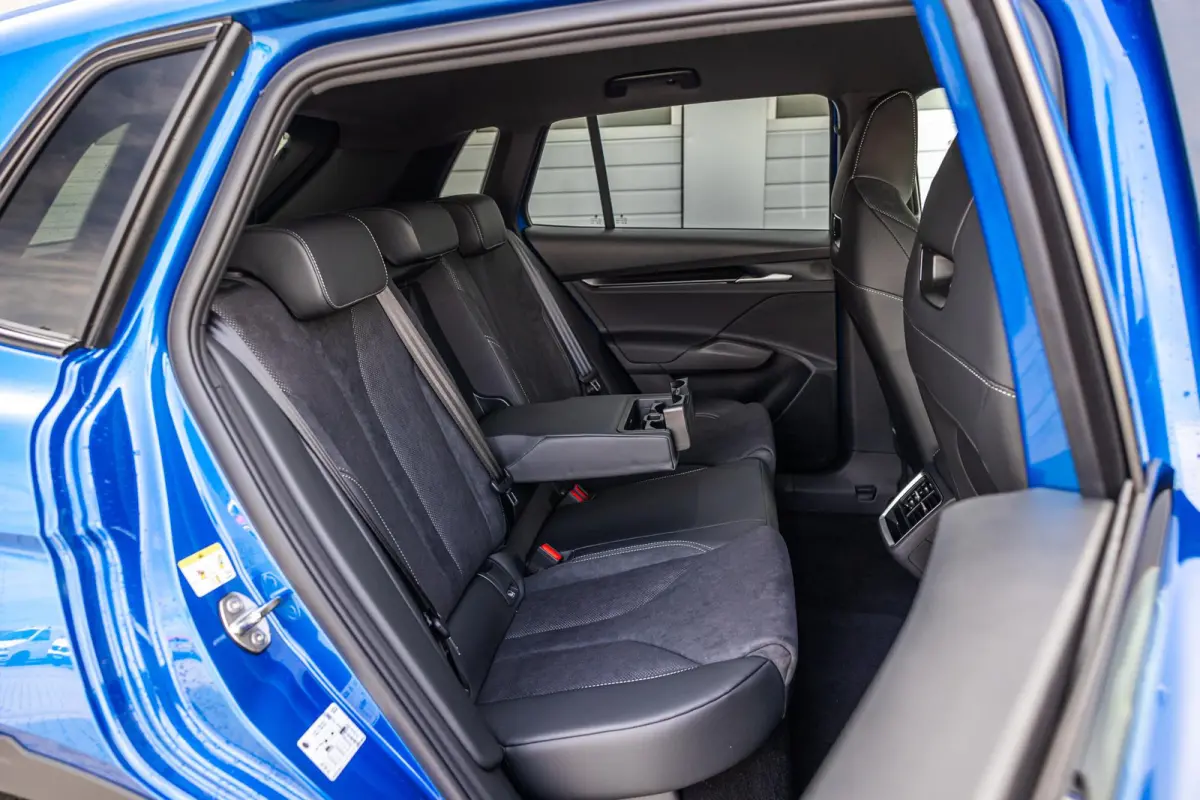 85 286pk Sportline | Business Upgrade Plus | 21" Velgen