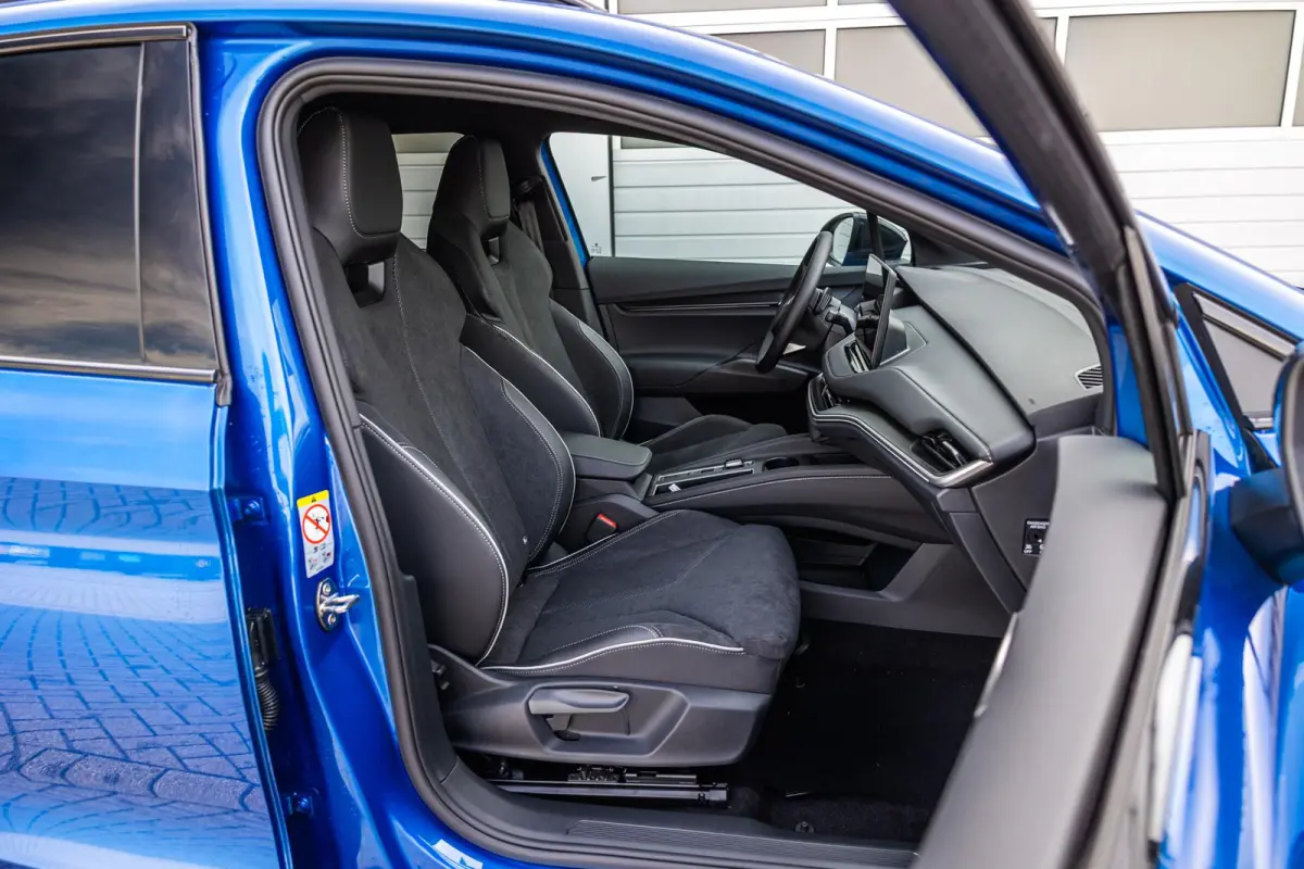 85 286pk Sportline | Business Upgrade Plus | 21" Velgen