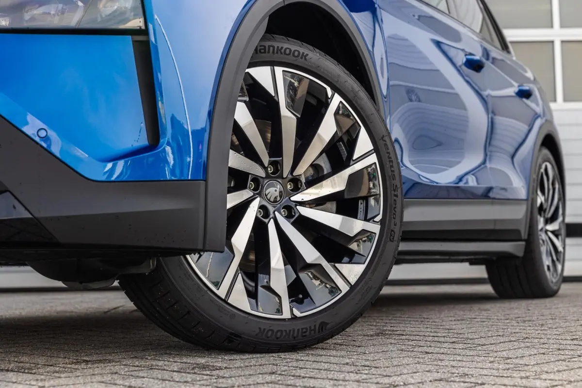 85 286pk Sportline | Business Upgrade Plus | 21" Velgen