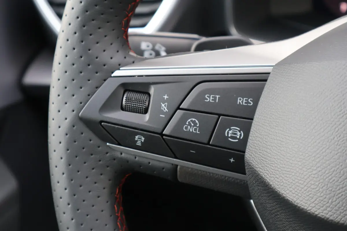 1.5 TSI 204pk e-Hybrid FR Business | Trekhaak | Stoelverwarming | Achterklep Elektrisch
