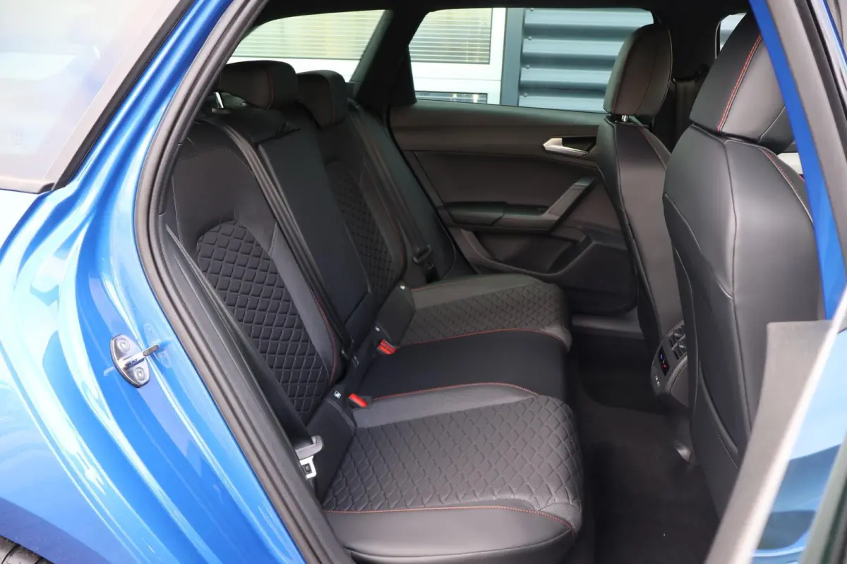 1.5 TSI 204pk e-Hybrid FR Business | Trekhaak | Stoelverwarming | Achterklep Elektrisch