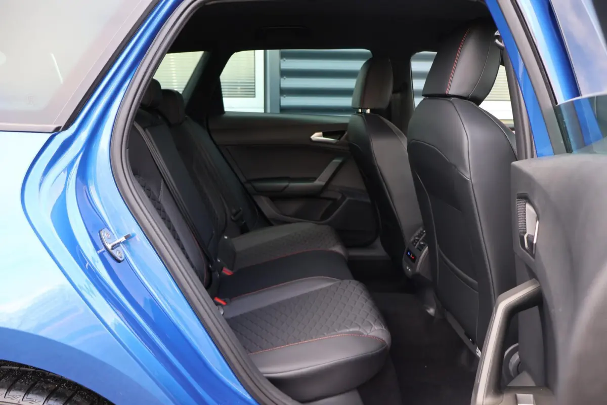 1.5 TSI 204pk e-Hybrid FR Business | Trekhaak | Stoelverwarming | Achterklep Elektrisch