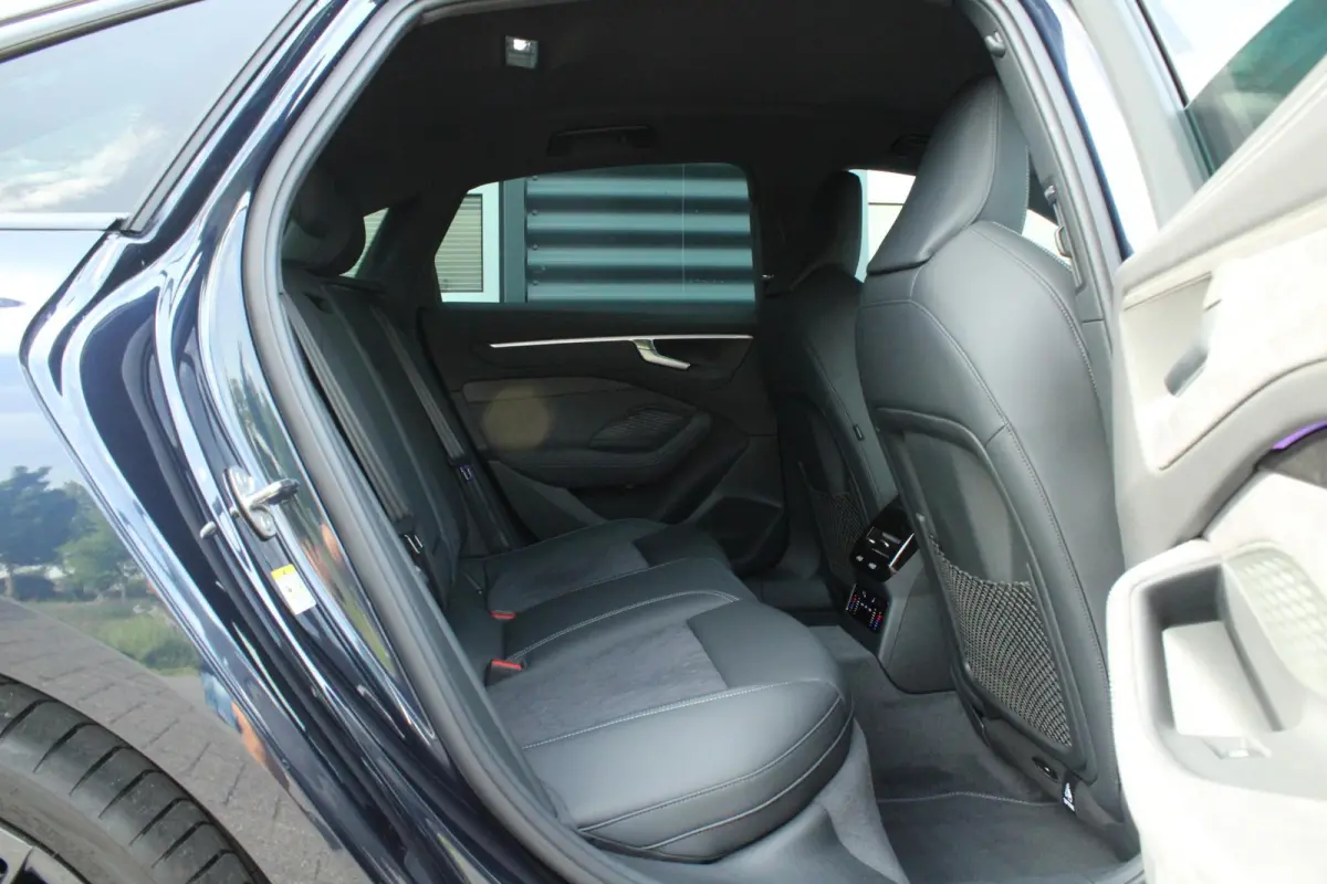 2.0 e-hybrid 299pk quattro S Edition | Achterasbesturing | 21" Velgen