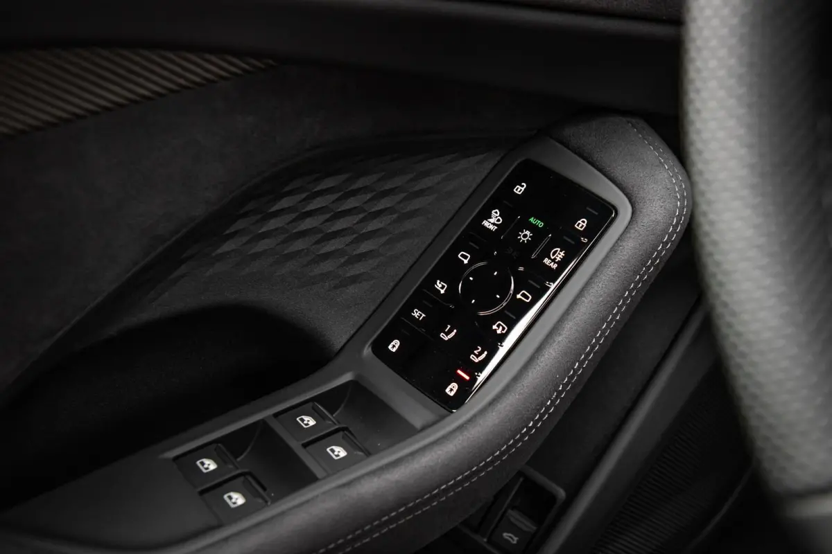 2.0 e-hybrid 299pk quattro Edition One | S-Line In- & Exterieur | 21"  Velgen