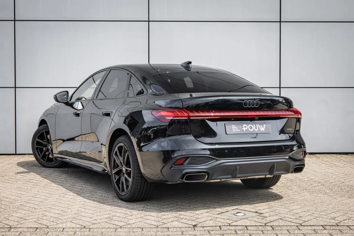 Limousine 2.0 367pk quattro S edition Competition | B&O 3D Premium | Carbon Inleg