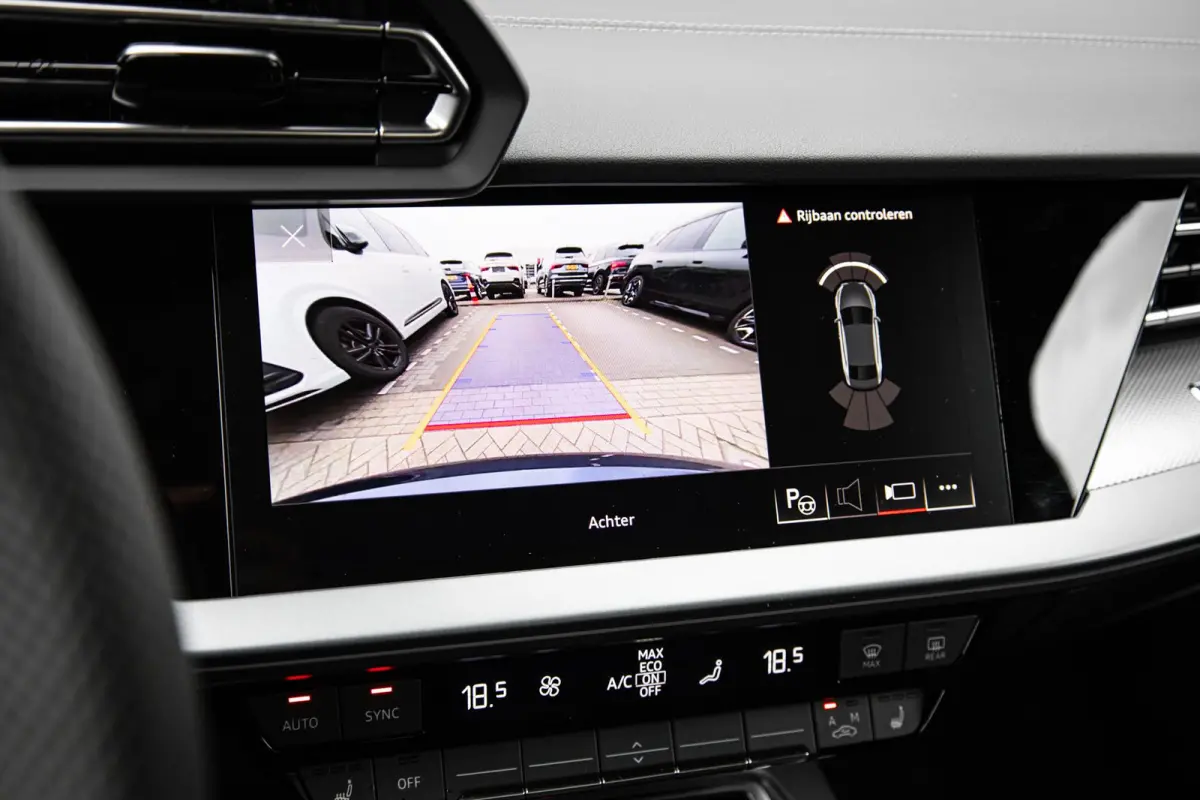 30 TFSI 116pk S-tronic S edition | Panoramadak | 19" Velgen | SONOS