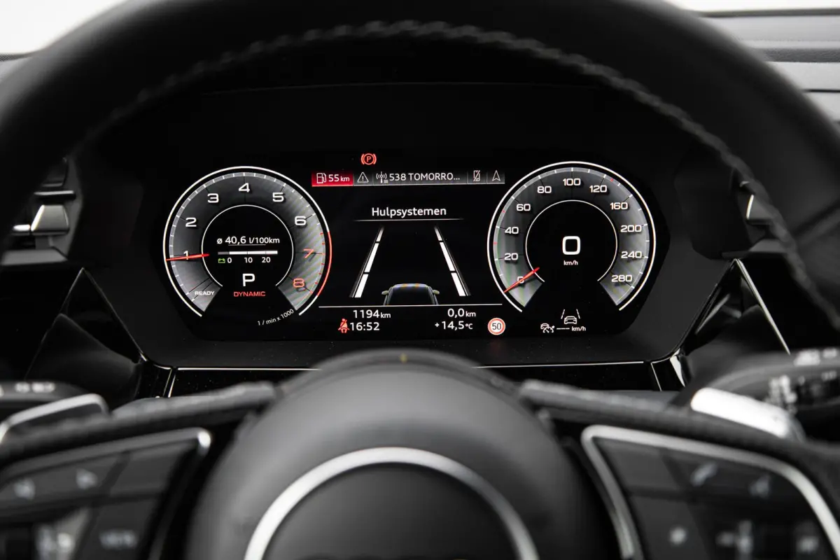 30 TFSI 116pk S-tronic S edition | Panoramadak | 19" Velgen | SONOS