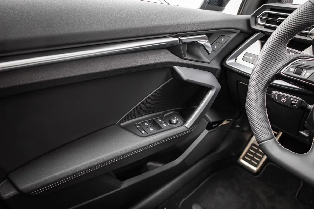 30 TFSI 116pk S-tronic S edition | Panoramadak | 19" Velgen | SONOS