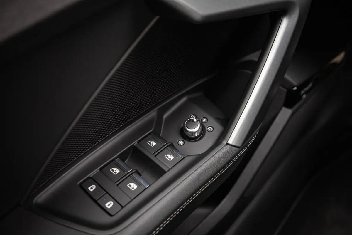 30 TFSI 116pk S-tronic S edition | Panoramadak | 19" Velgen | SONOS